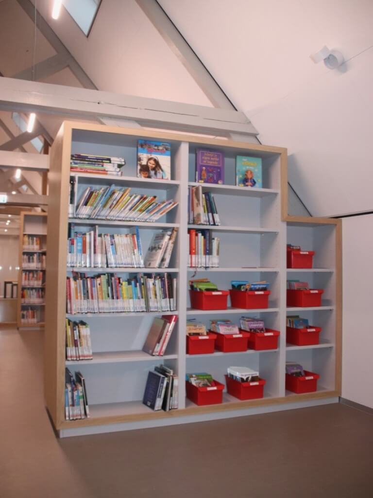 MFA Zeeland boekenkast boven